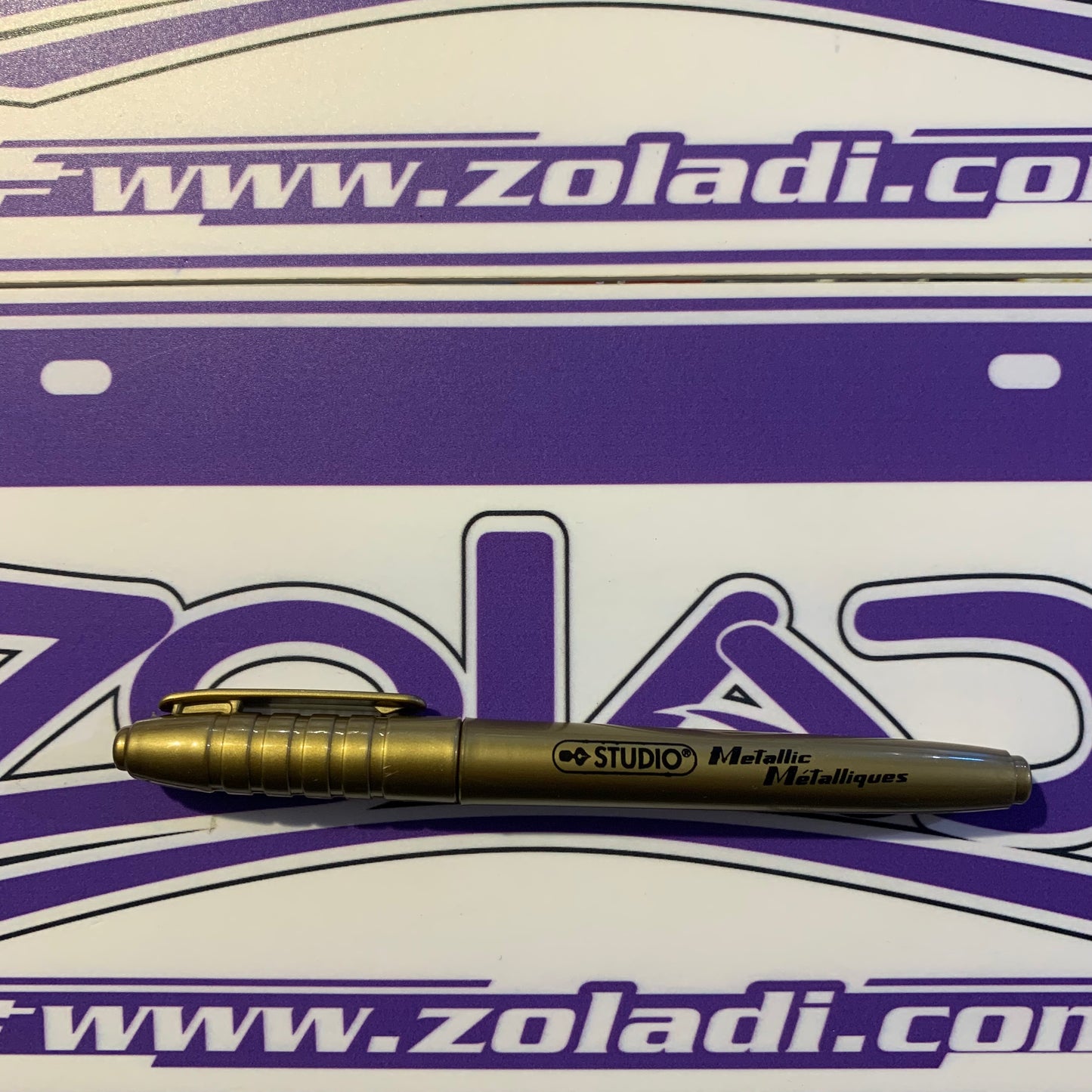 Metallic Gold Down Pen for modeling