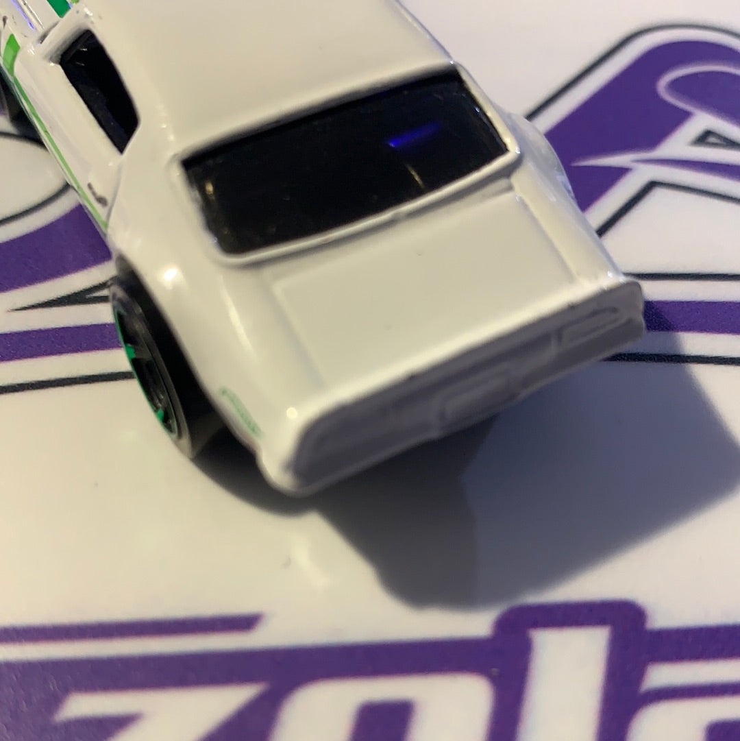 SU Pontiac Firebird blanco con raya verde