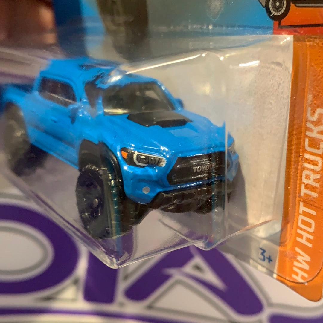 HCT18 HHD93 Tacoma Hotwheels