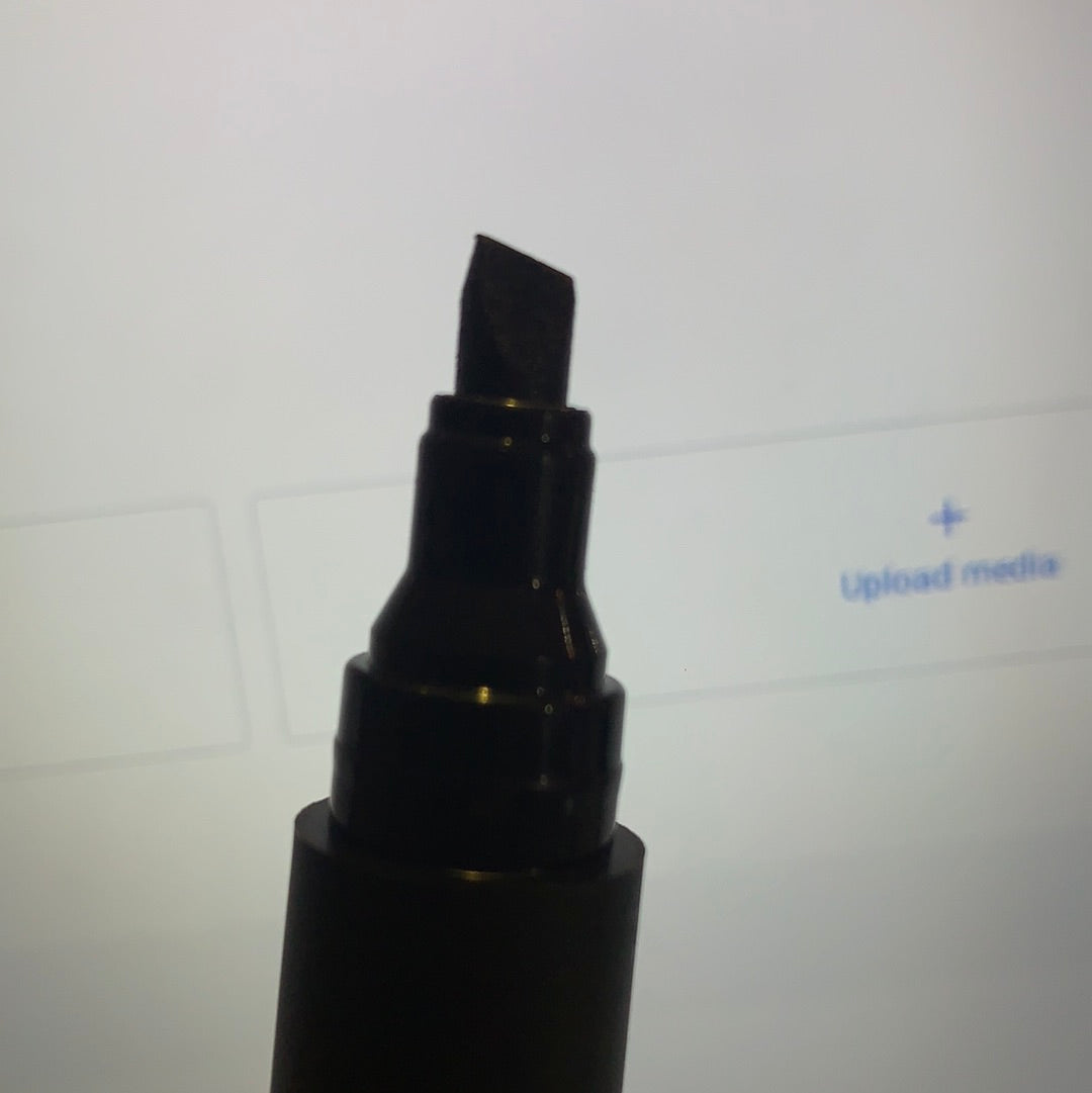 Plumón Indeleble Grueso Negro