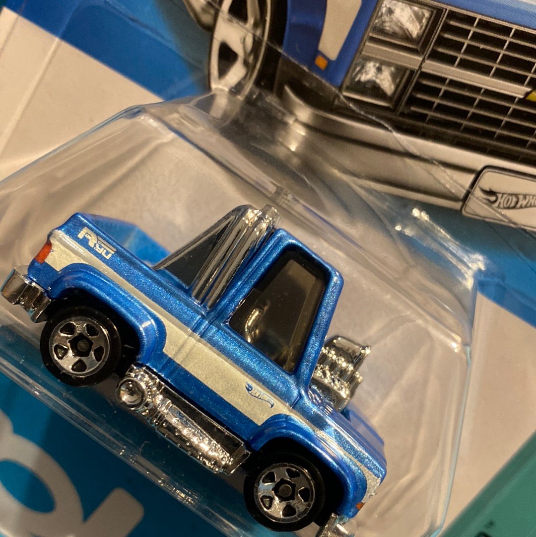 HCT26 TOOND 83 CHEVY SILVERADO