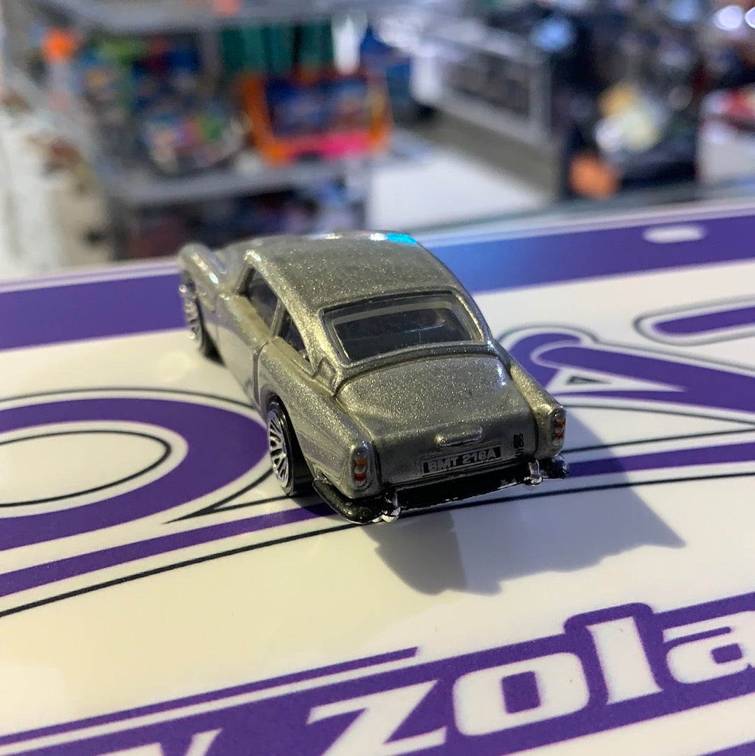 Hot Wheels Aston Martin DB5 Plomo ff tienda Zoladi