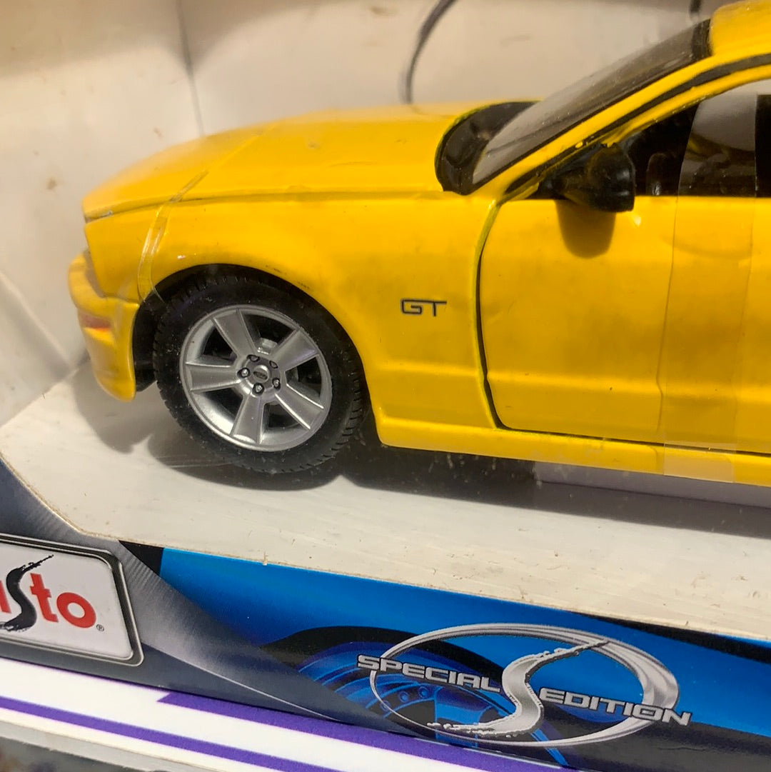 2006 Ford Mustang GT Maisto 1/24