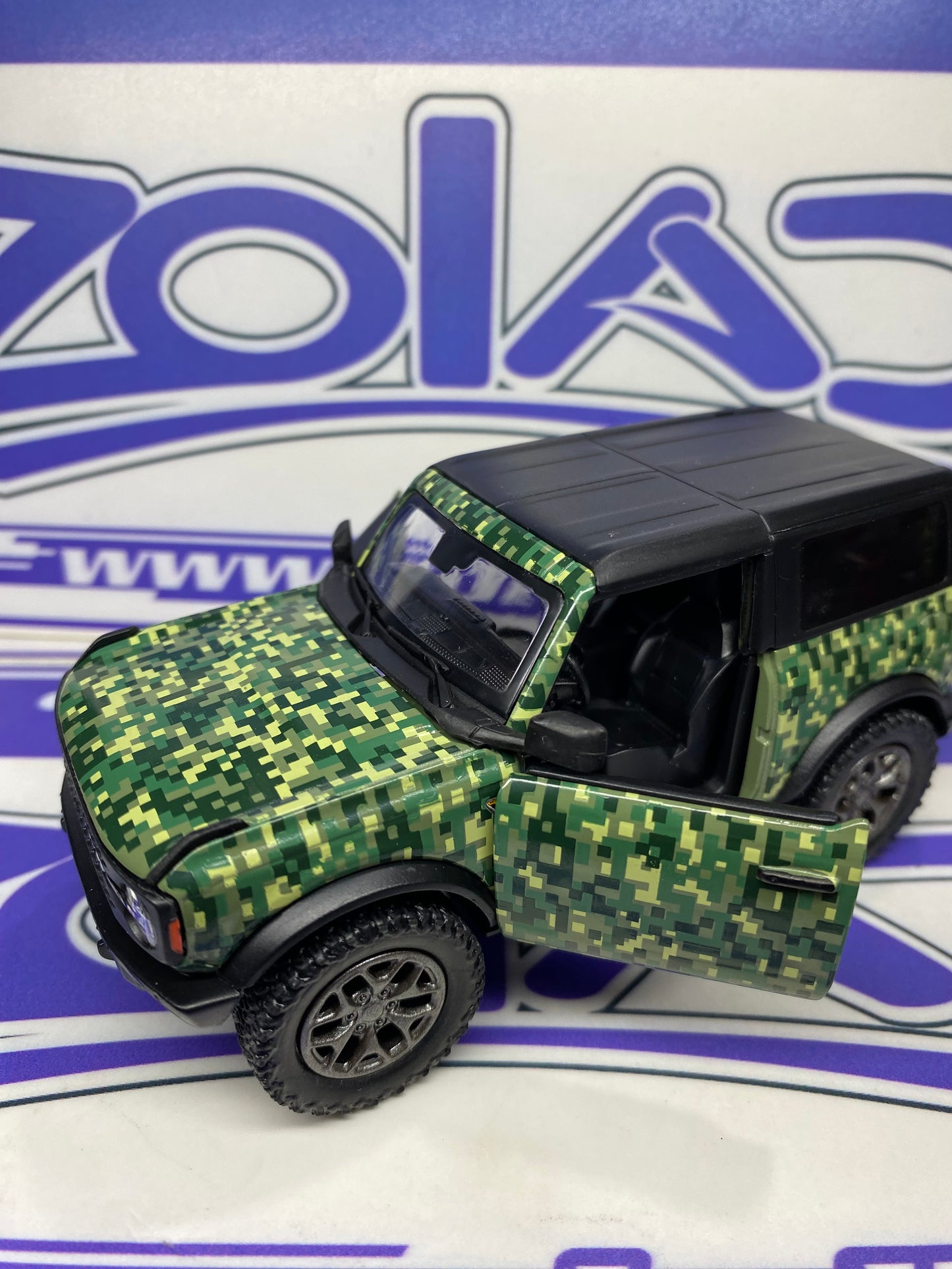SU 2022 FORD  BRONCO 1/34