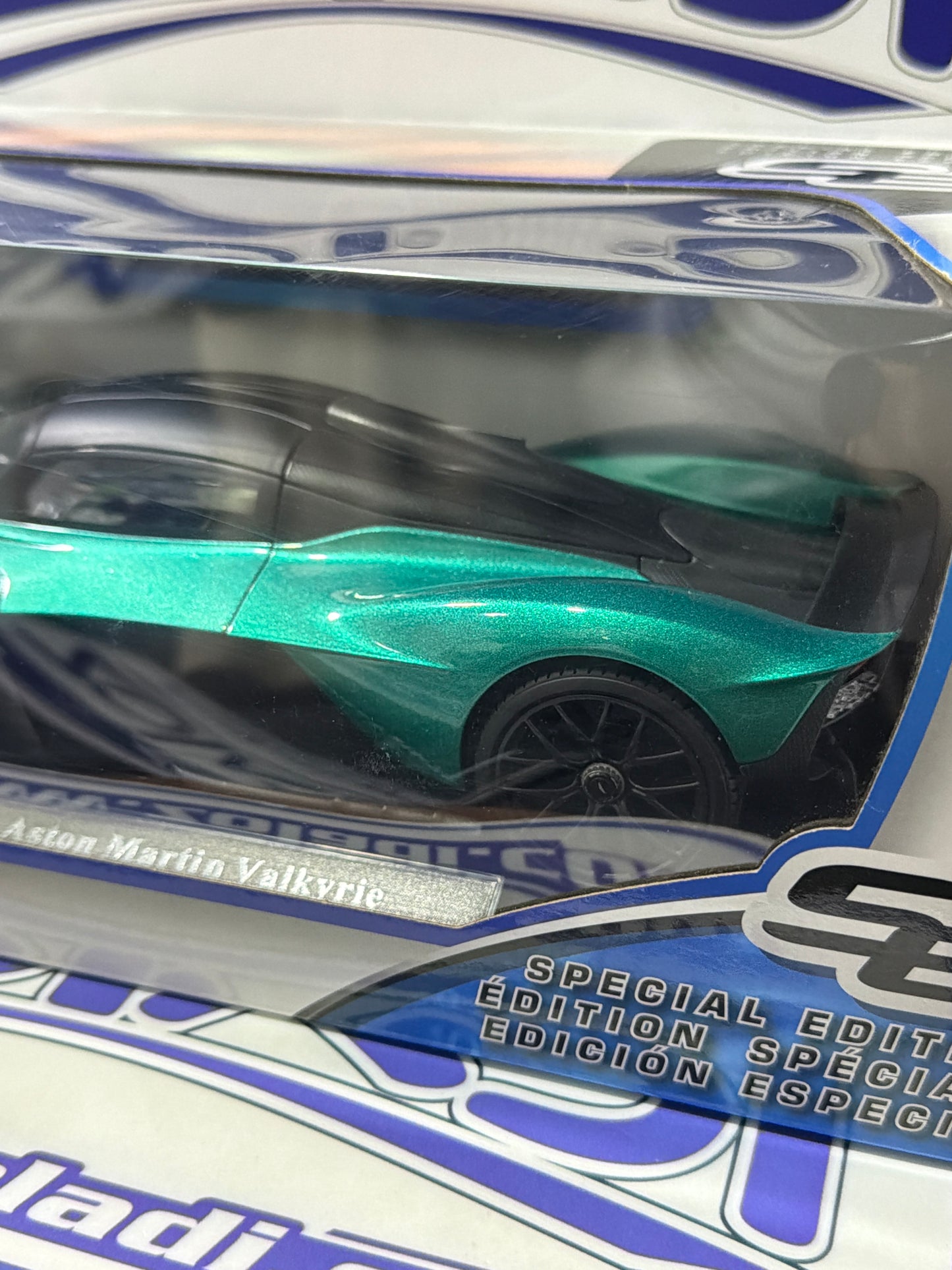 46629 ASTON MARTIN VALKYRIE 1/18 MAISTO