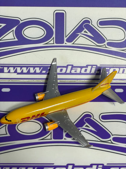 AVIÓN DHL