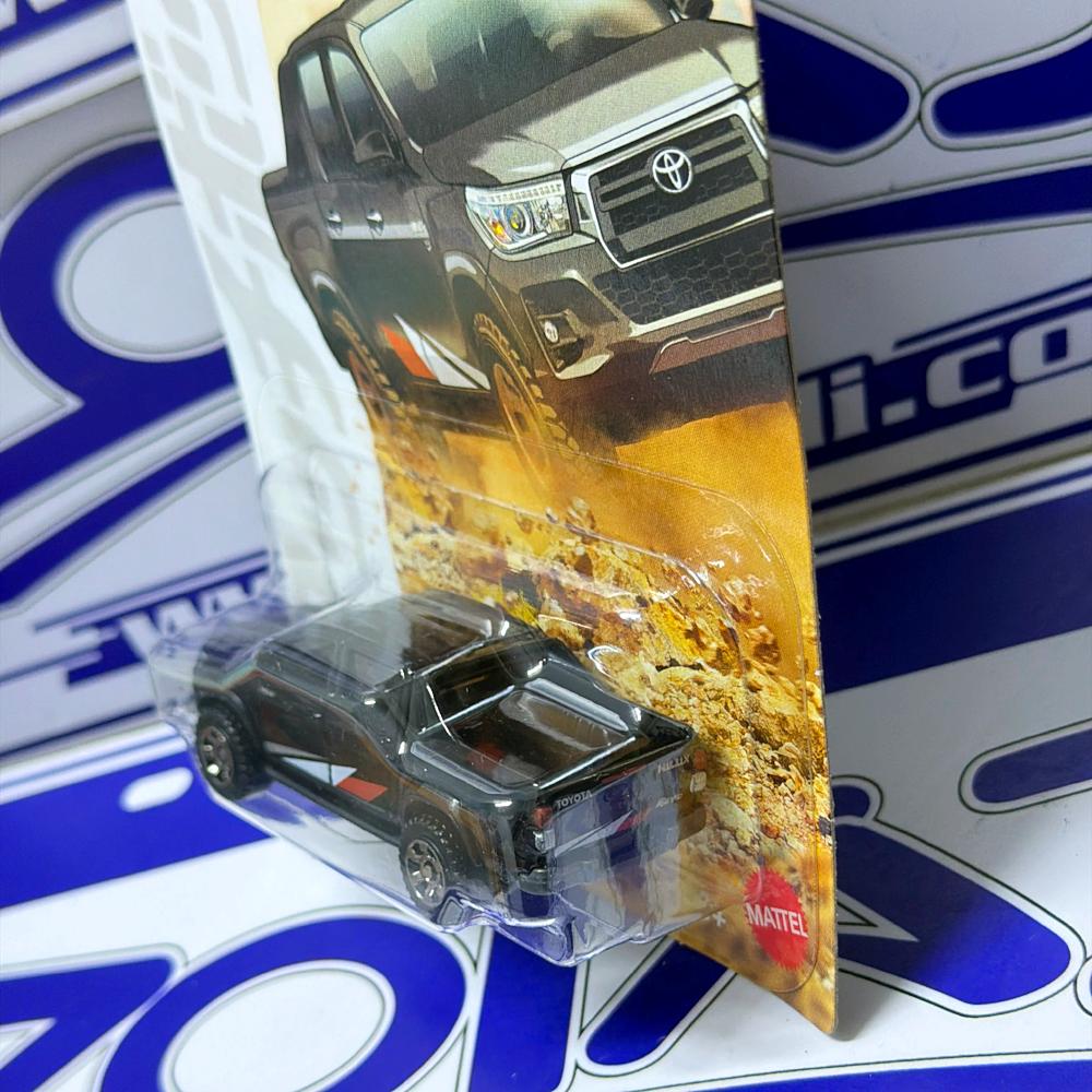 JJR69 TOYOTA HILUX 2018