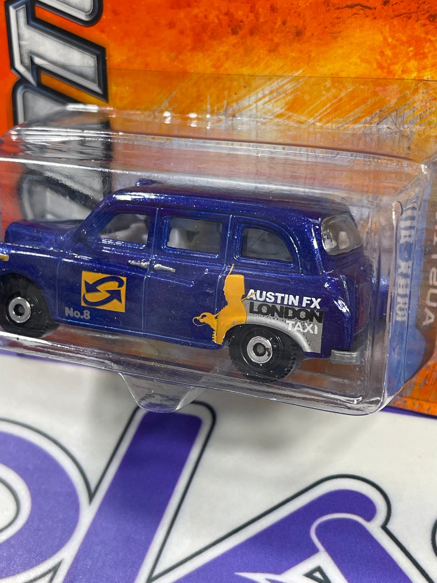 Y0855 AUSTIN FX LONDON TAXI
