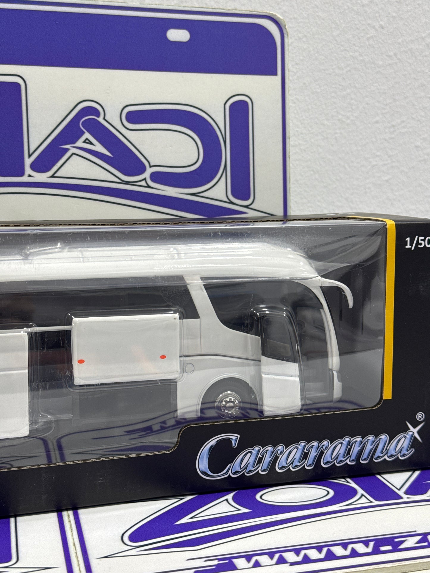 57702 SUPER COACH AUTOBUS CARARAMA 1/50