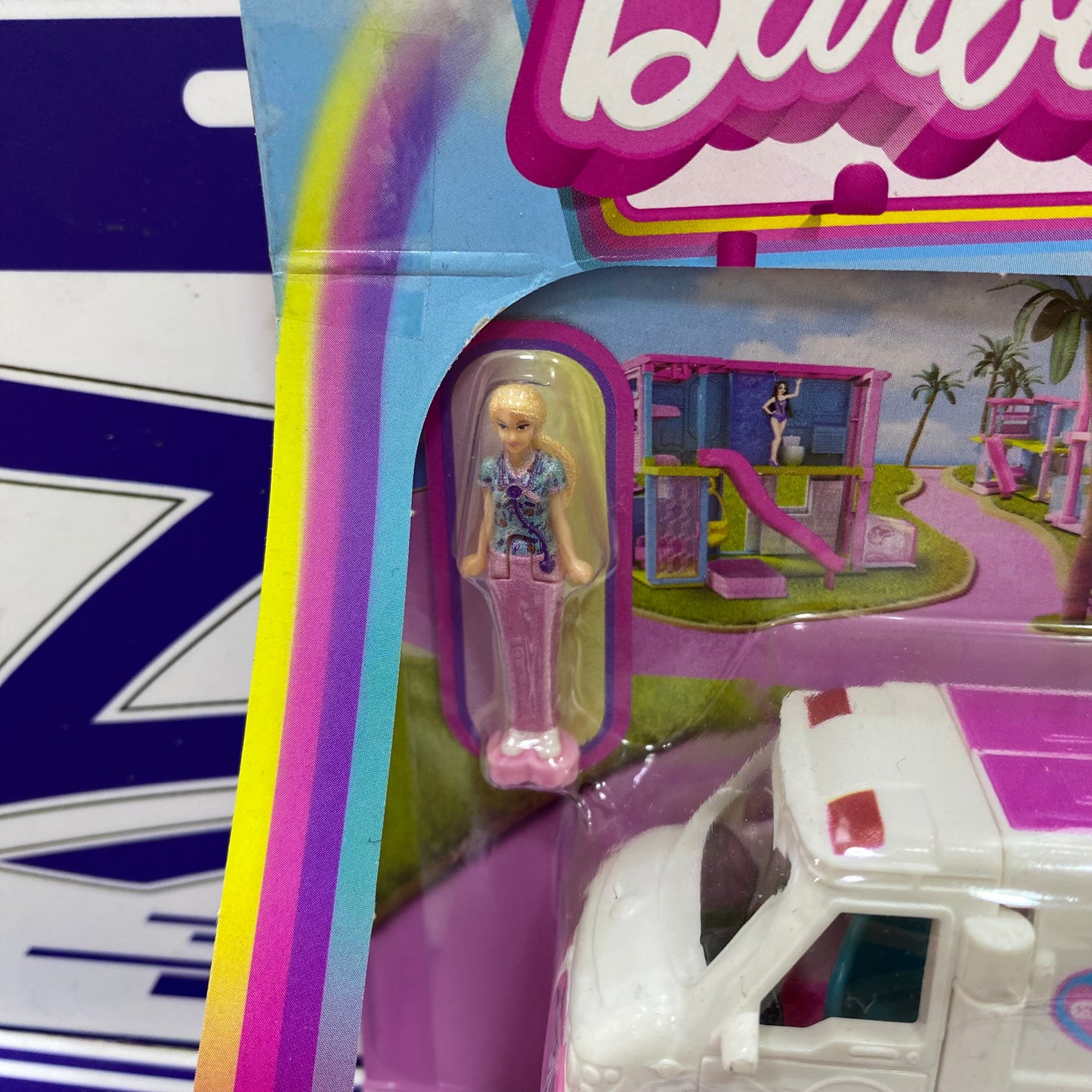 MINI BARBIE LAND CARRO MEDICO
