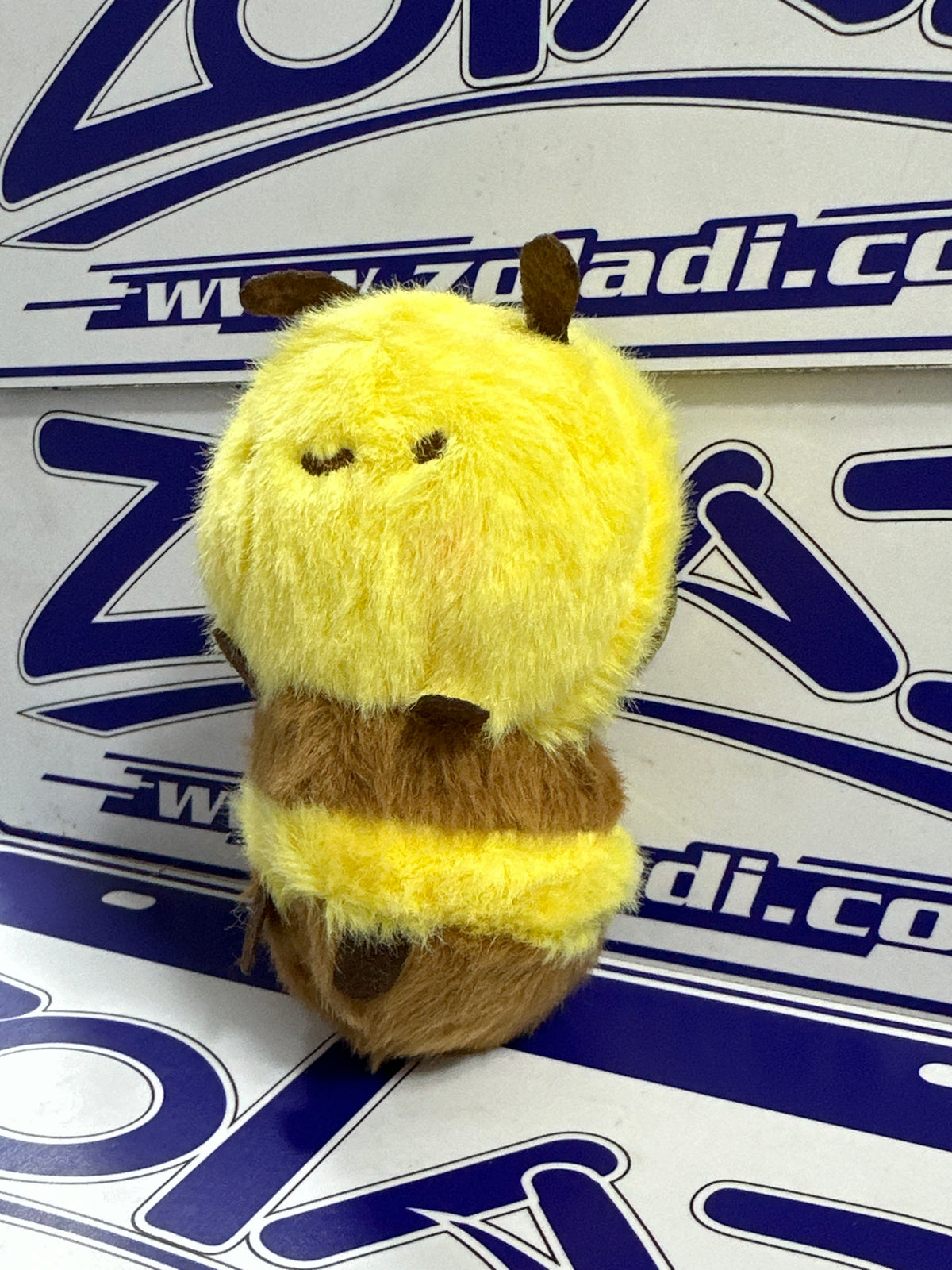 LLAVEROS DE PELUCHE DE ABEJITA CUTE ALEATORIOS