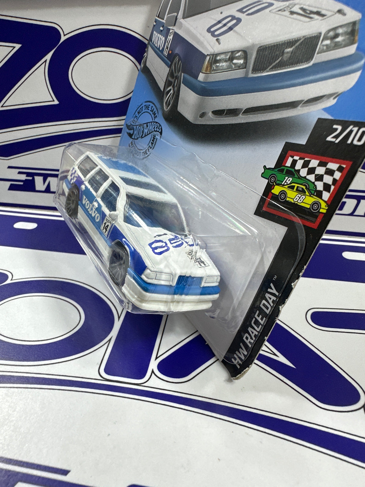 GHB52 Volvo Hotwheels
