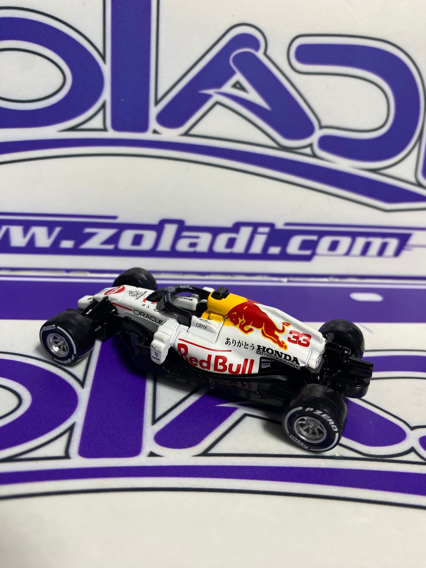 TOMICA RED BULL RACING RB16