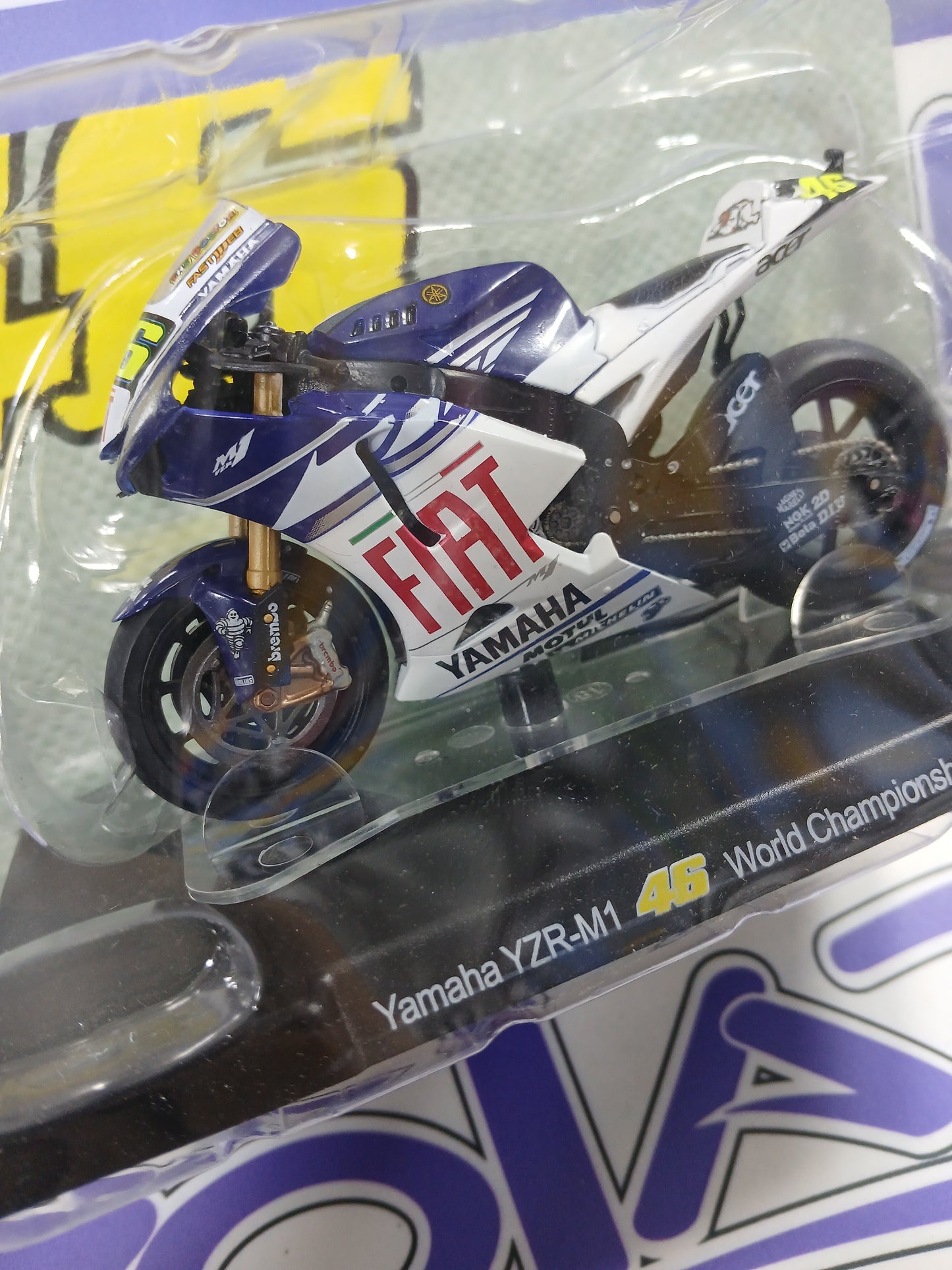 YAMAHA YZR-M1 BLANCO  1/18