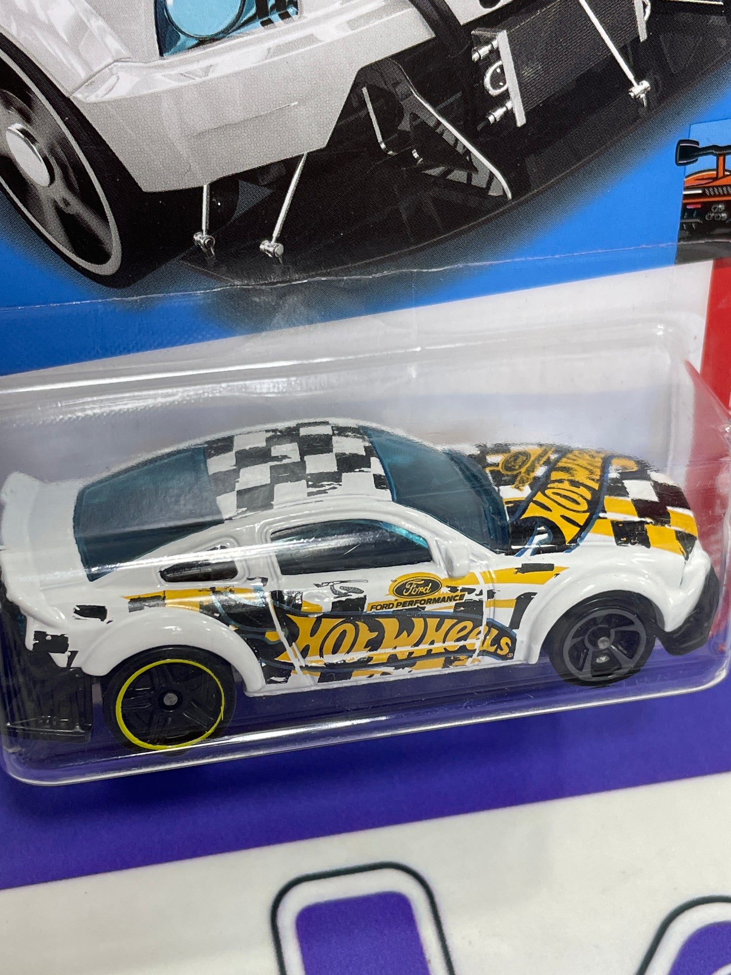 HCX88 2005 FORD MUSTANG