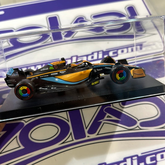 MCL36 Daniel Ricciardo #3 (CON ACRILICO/CON CASCO) 2022