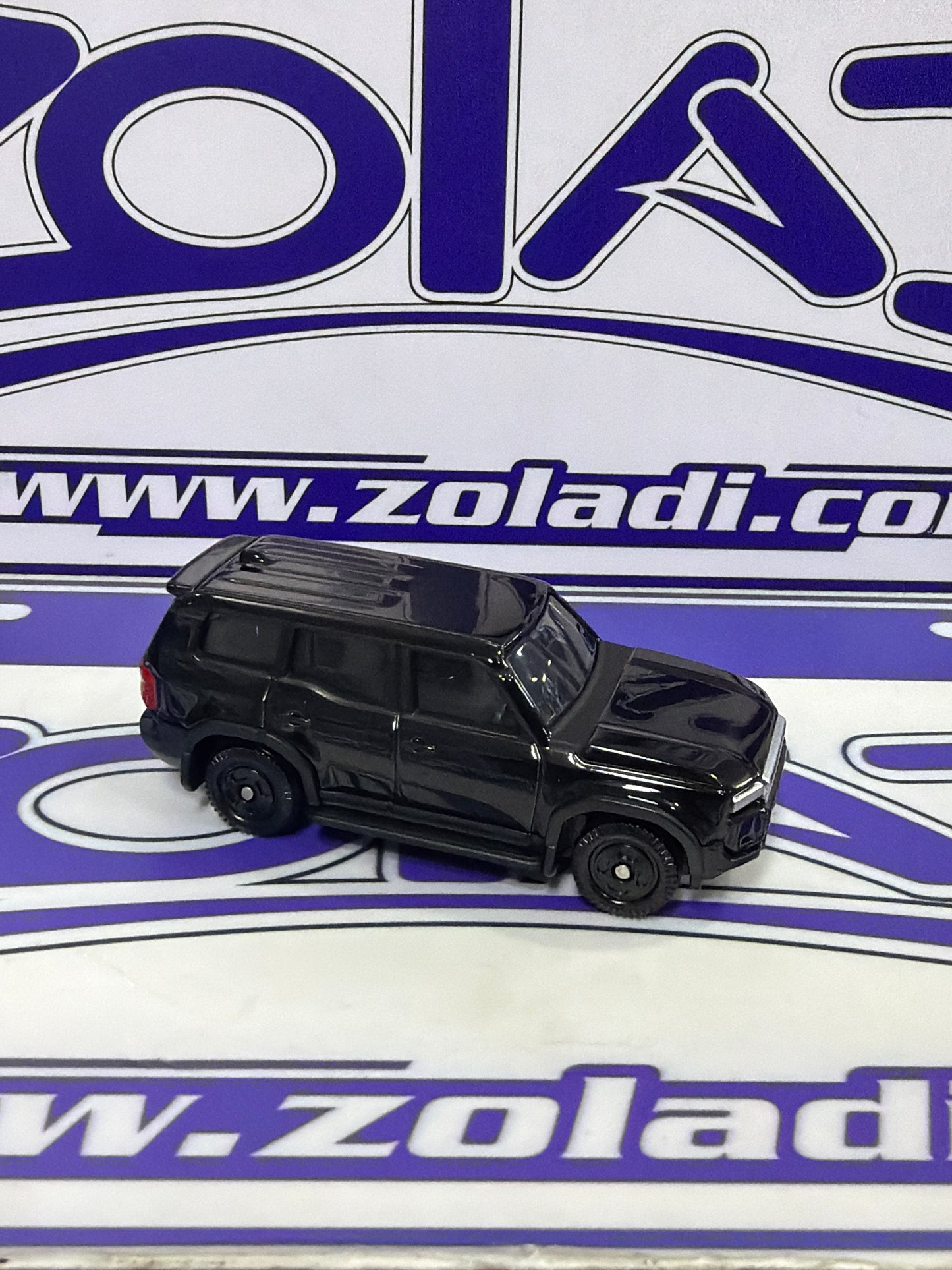 17 TOYOTA LAND CRUISER 250 TOMICA