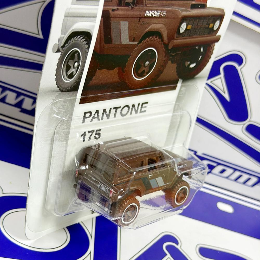 JKY65 FORD BRONCO 67 PANTONE