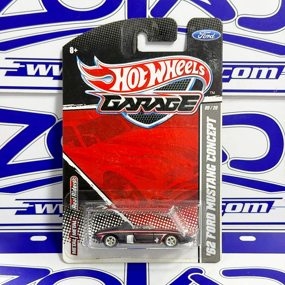 T8270 62 FORD MUSTANG CONCEPT HOTWHEELS GARAGE