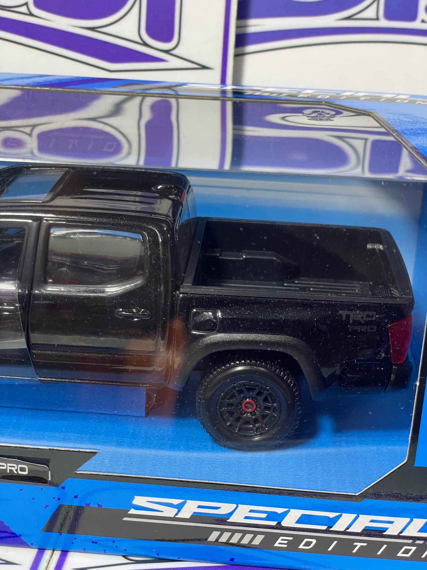 32910 1/24 2023 TOYOTA TACOMA TRD PRO