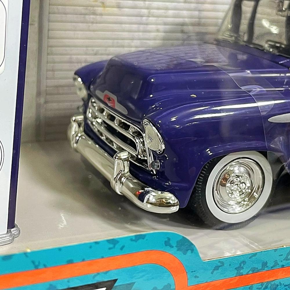 35044 1/24 CHEVROLET SUBURBAN