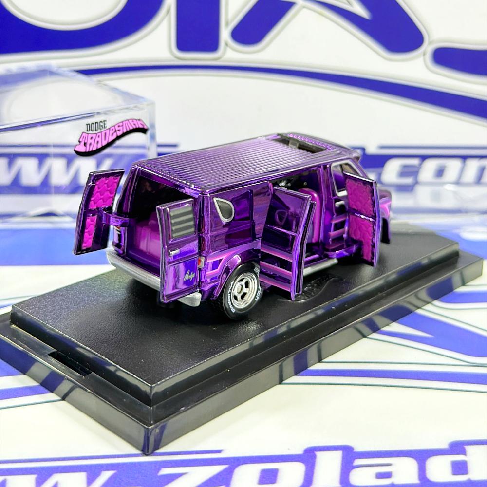 HGK78 DODGE TRADESMAN RLC