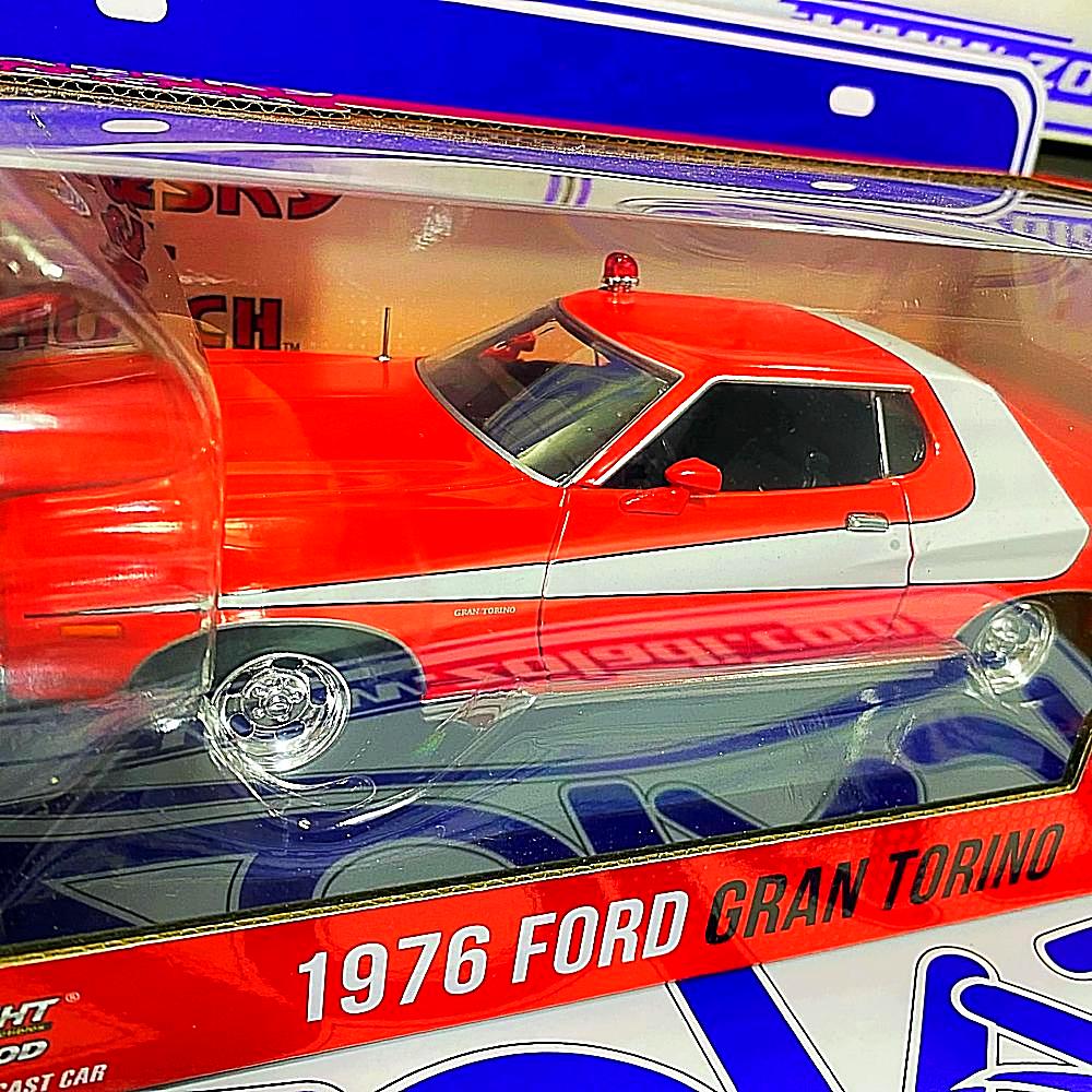 84042 1/24 1976 FORD GRAN TORINO