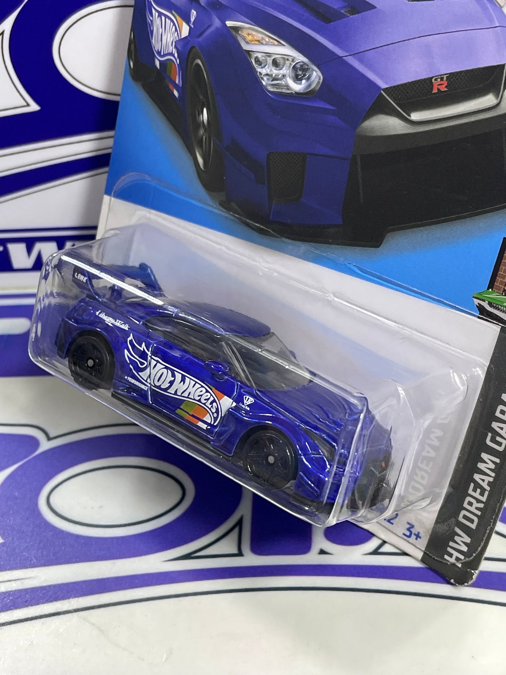 NISSAN SILHOUETTE R35 Hot Wheels disponible en Zoladi Lima