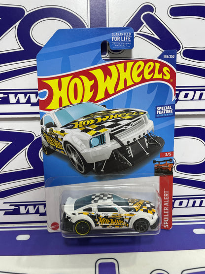 HCX88 2005 FORD MUSTANG