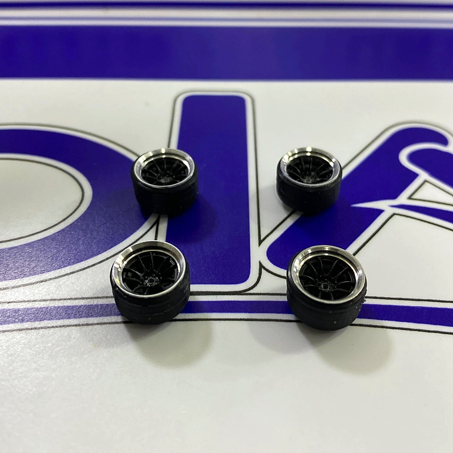 KURO ZOKU SET DE 4 LLANTAS SPOKERS BLACK / CHROME