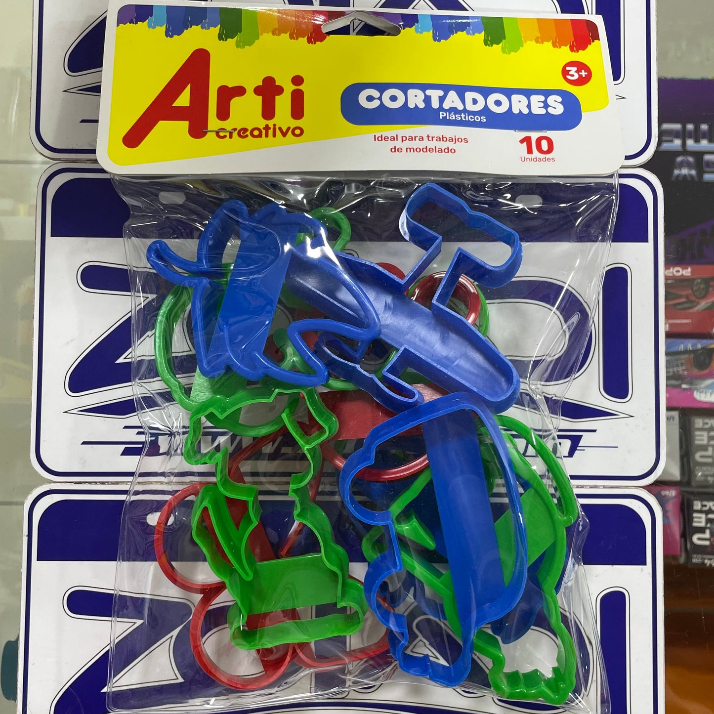 10 CORTADORES PLASTICOS ARTI CREATIVO