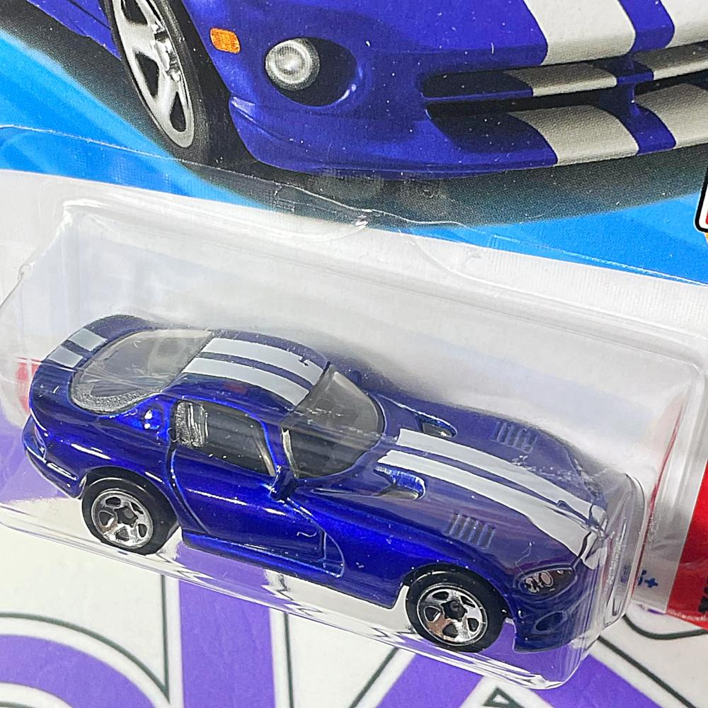 HYW50 96 DODGE VIPER GTS