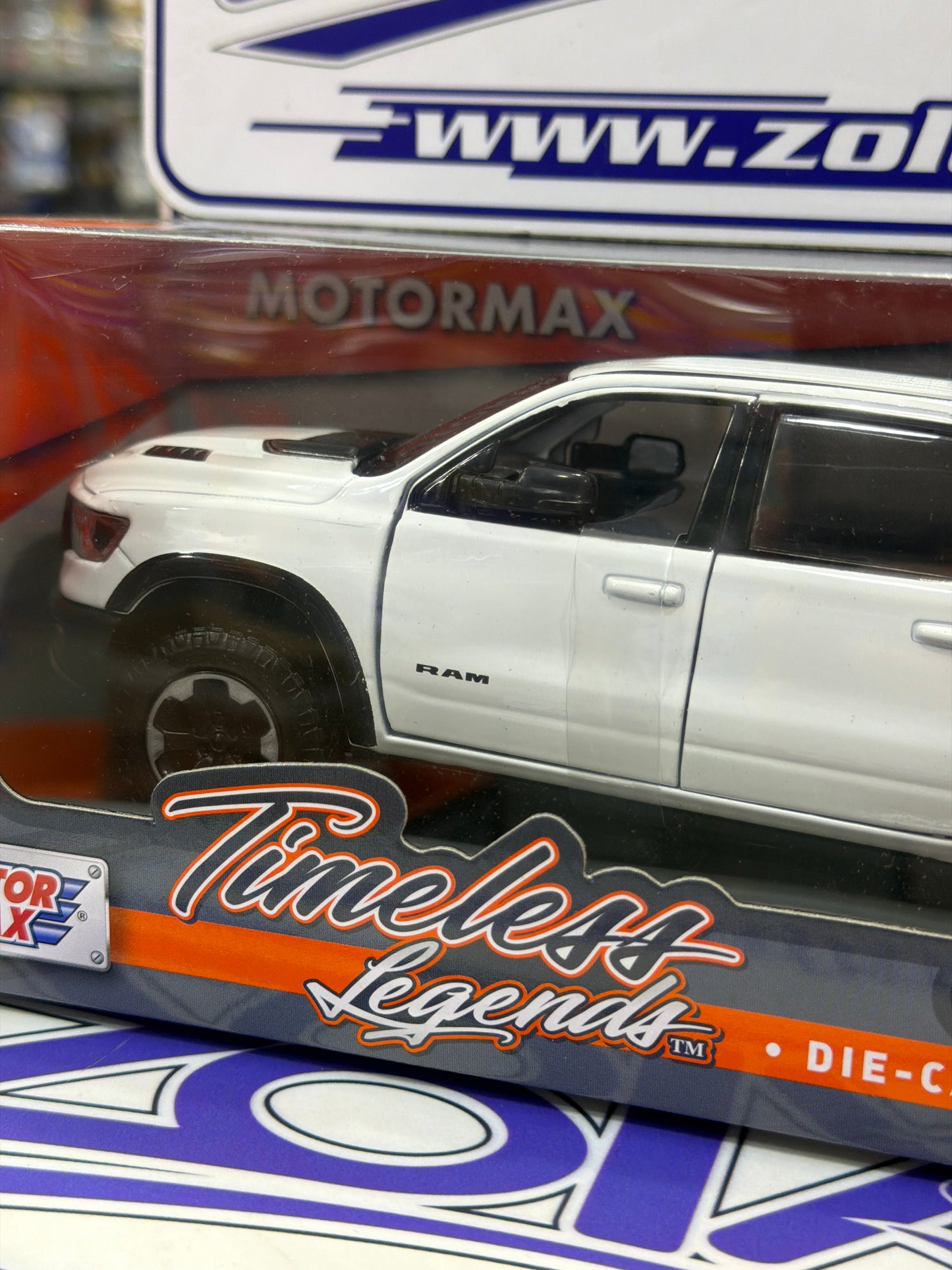 70358 RAM 1500 CREW CAB REBEL 1/24 MOTORMAX