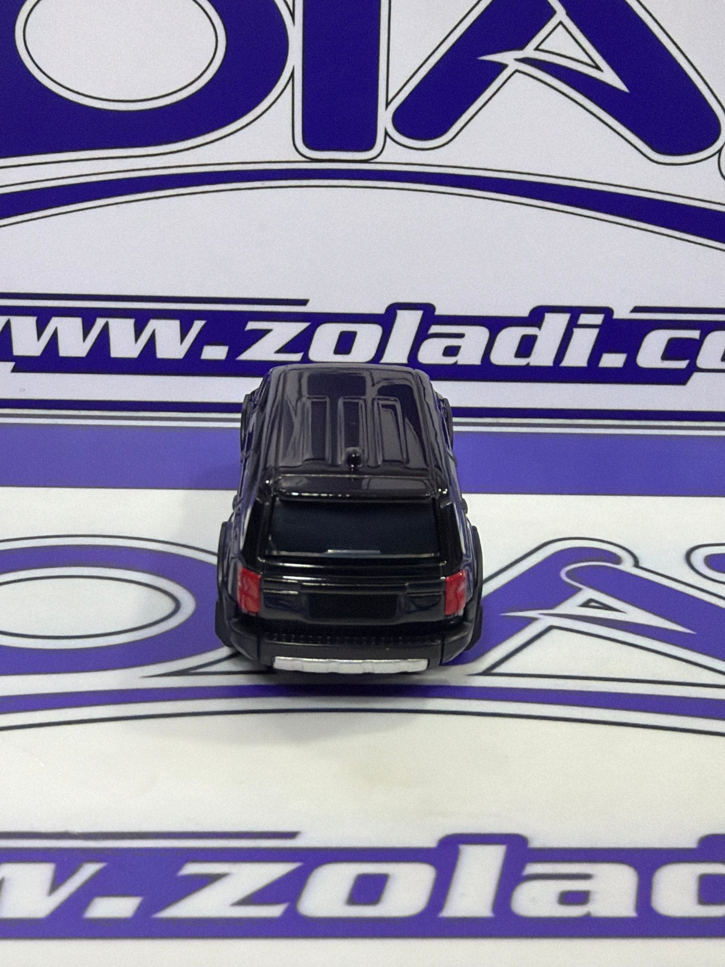 17 TOYOTA LAND CRUISER 250 TOMICA