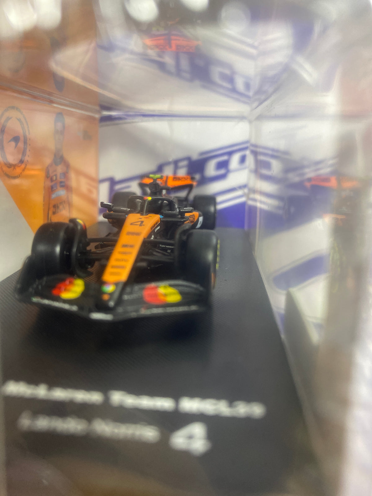 1/64 LANDO NORRIS #4 MCLAREN MCL29 2025 ( ACRILICO)
