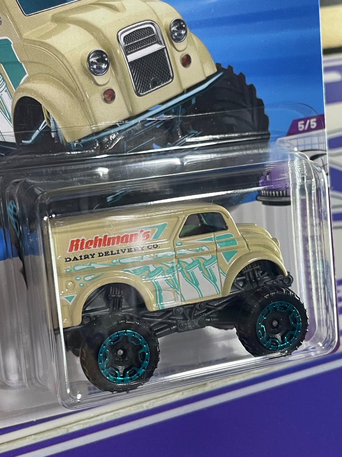 HYX28 MONSTER DAIRY DELIVERY