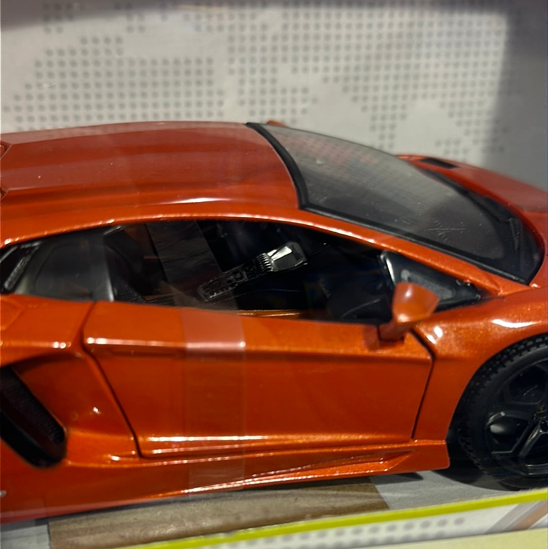 1/24 Lamborghini Aventador LP 700 Maisto