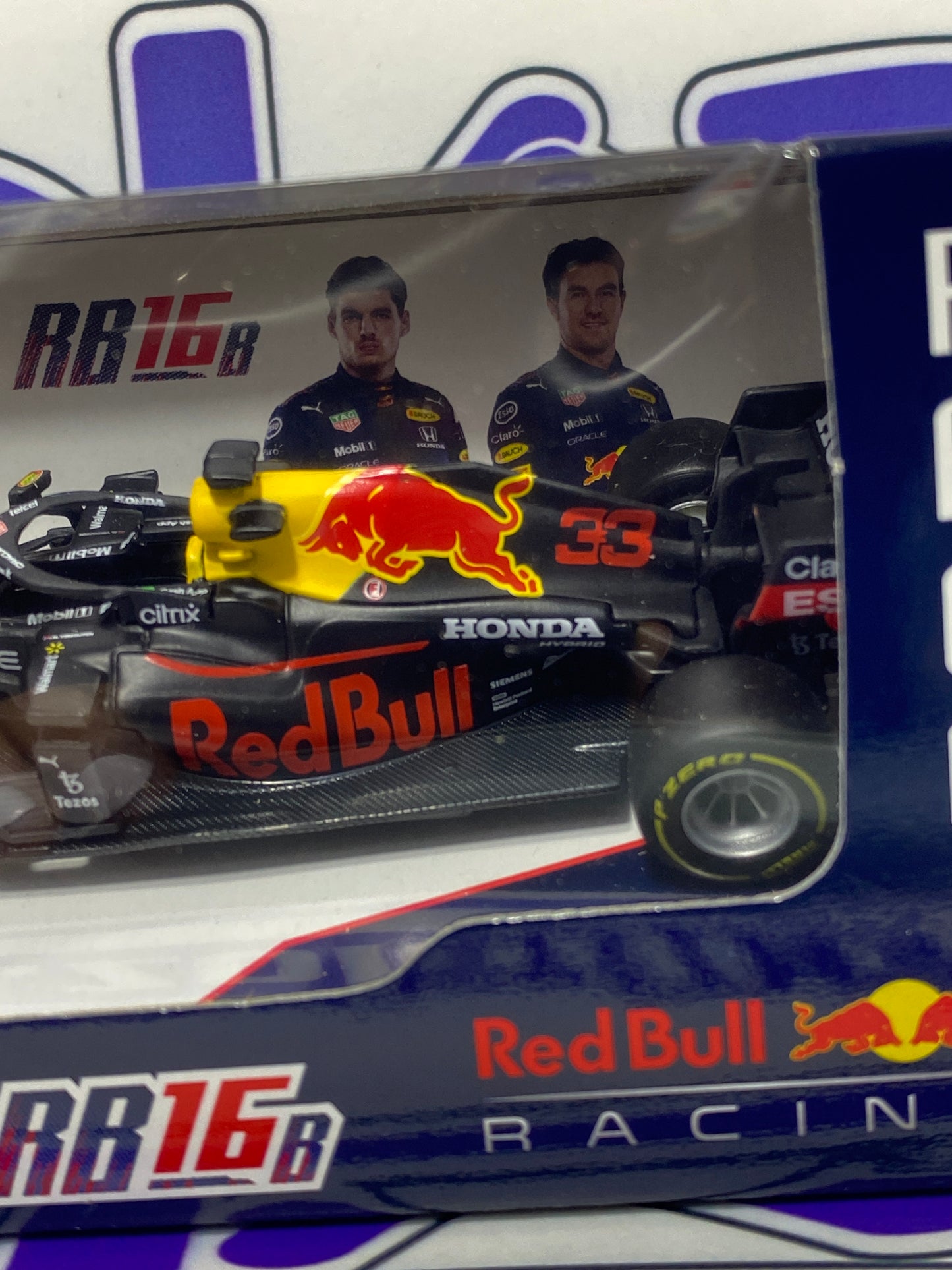 38055 RB16B MAX VERSTAPPEN #33 REDBULL (SIN ACRILICO NI CASCO)