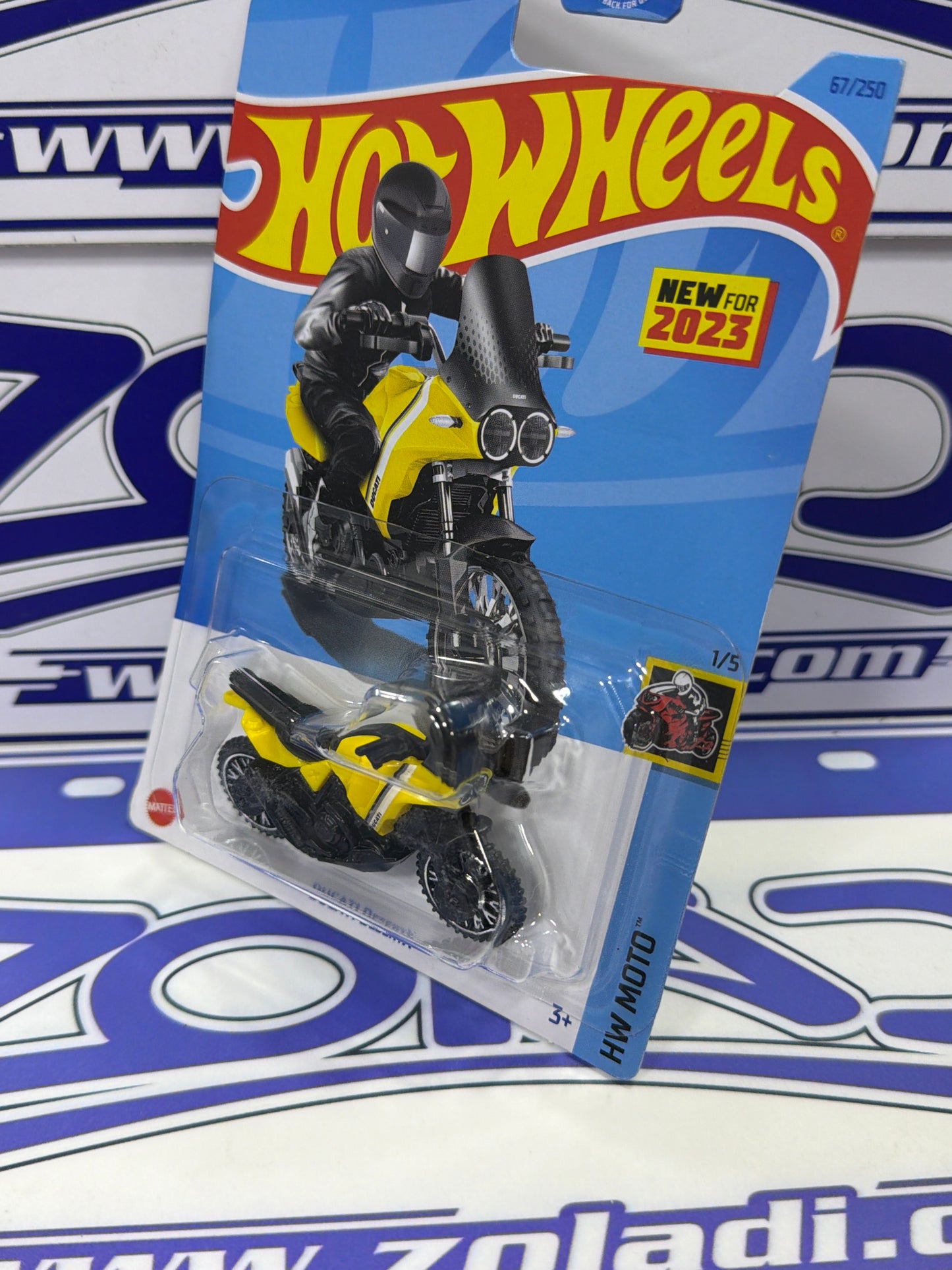 HKK31 DUCATI DESERTX