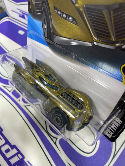HYX04 BATMAN: ARKHAM ASYLUM BATMOBILE