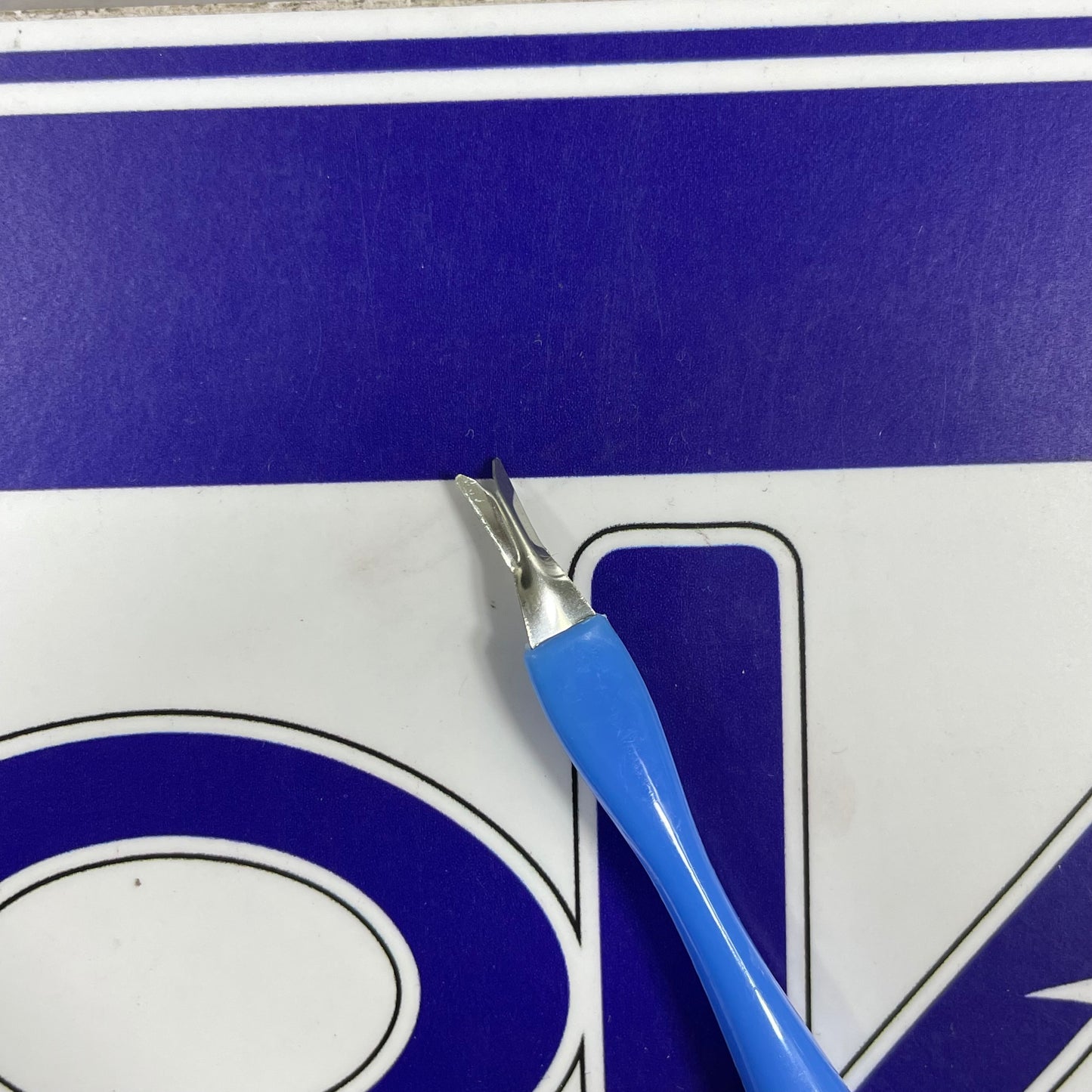 REMOVEDOR DE CUTÍCULA