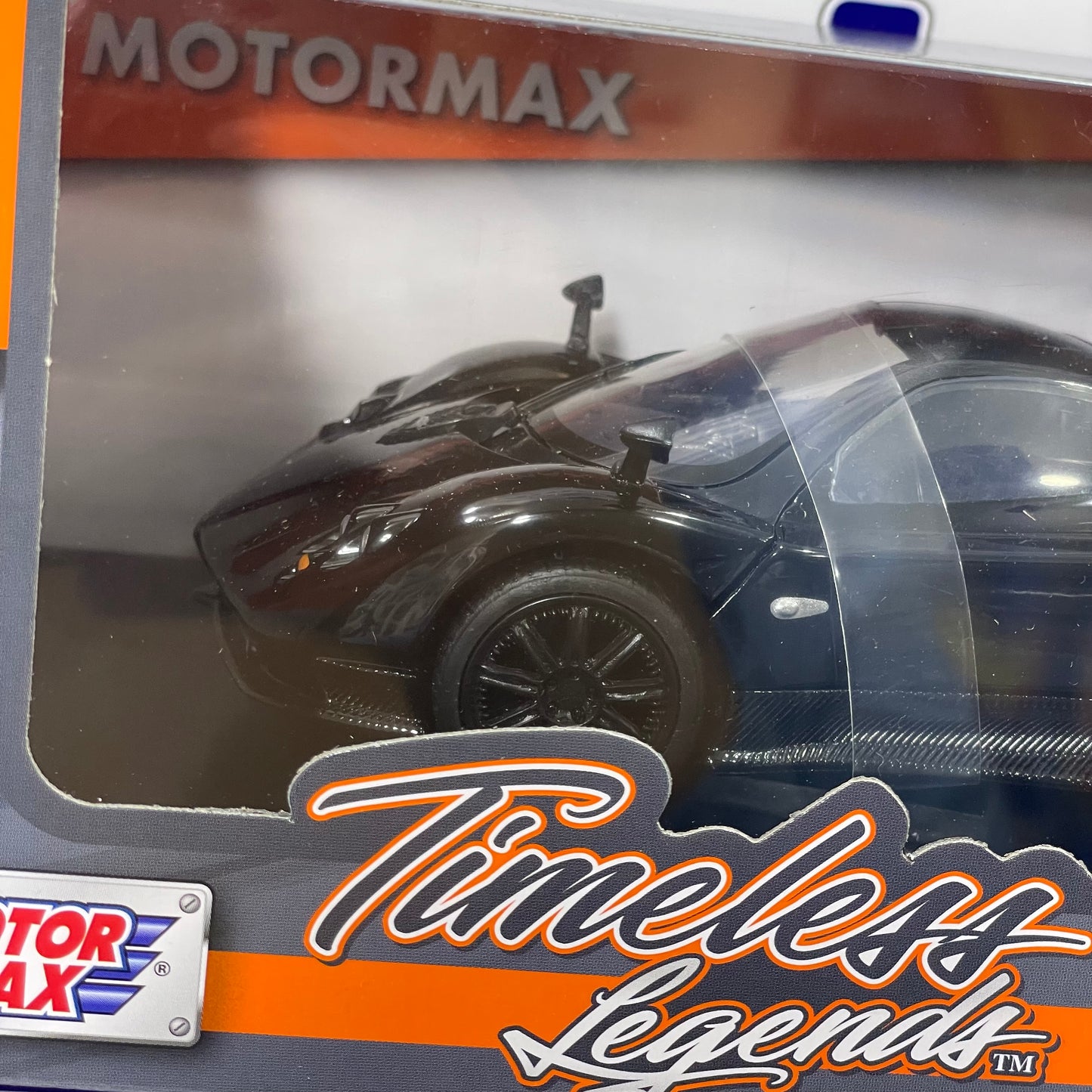 1/24  PAGANI ZONDA F