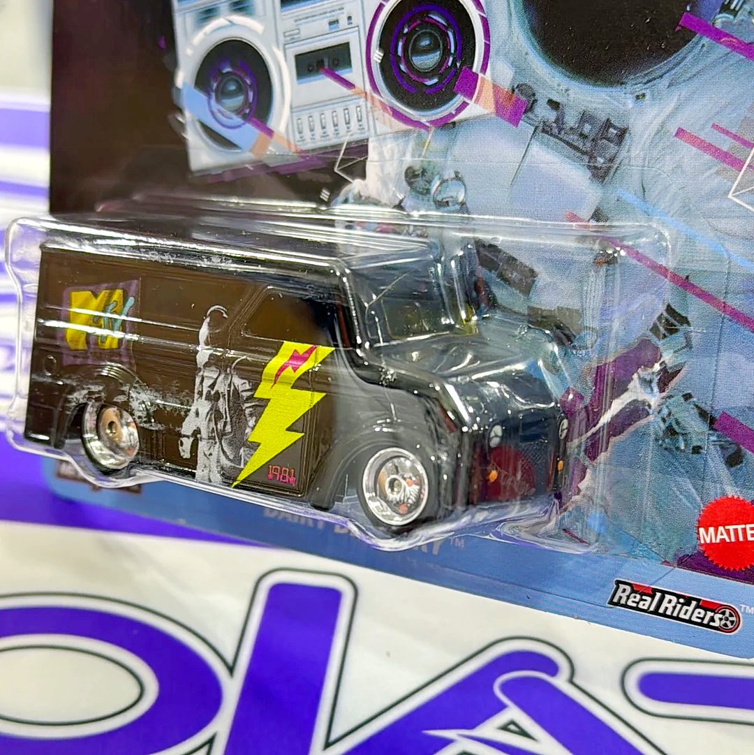 HVJ44 DAIRY DELIVERY