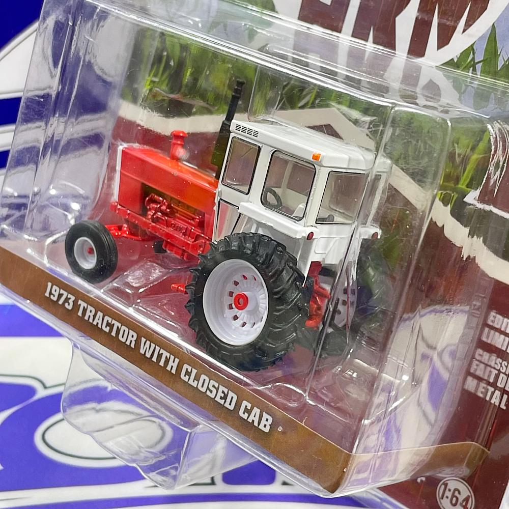 48040 1973 TRACTOR WITH CLOSED CAB
