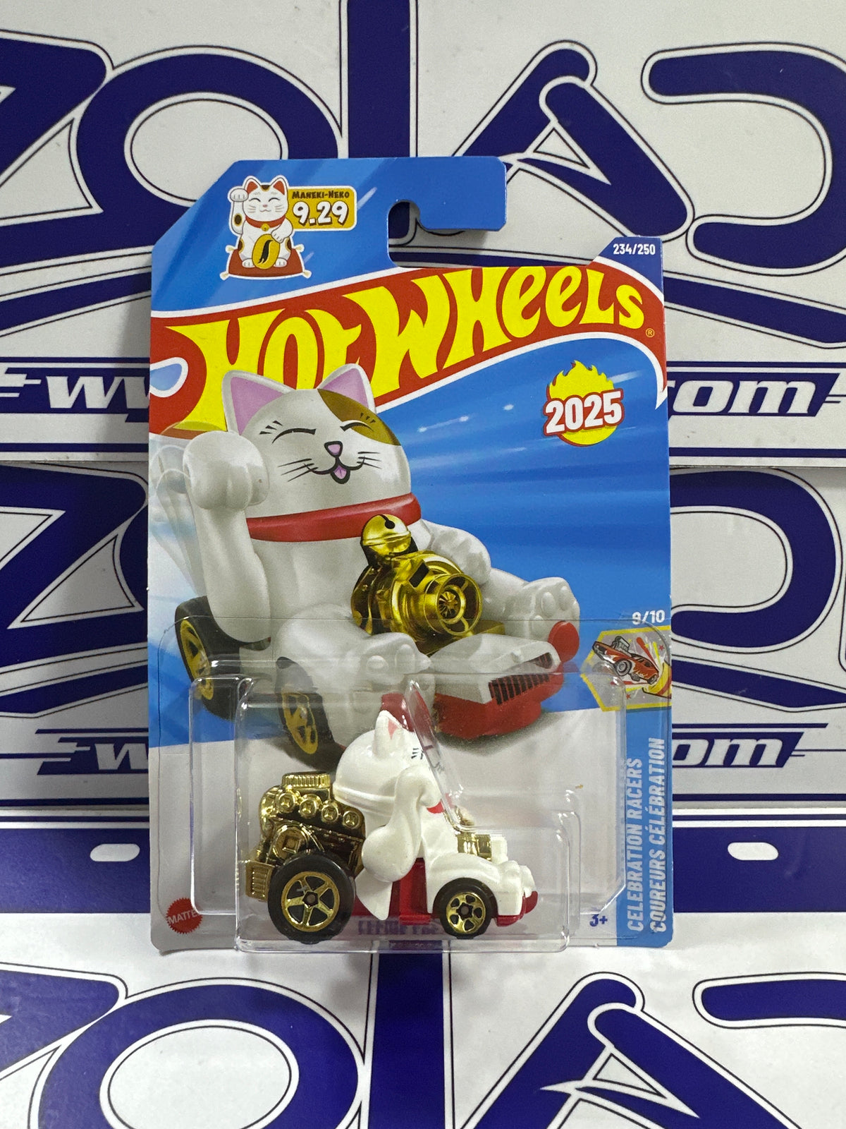 HYW52 FELINE LUCKY