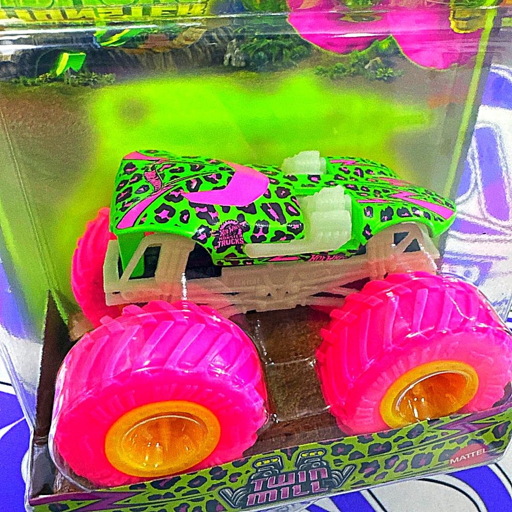 HVH80 TWIN MILL MONSTER TRUCKS