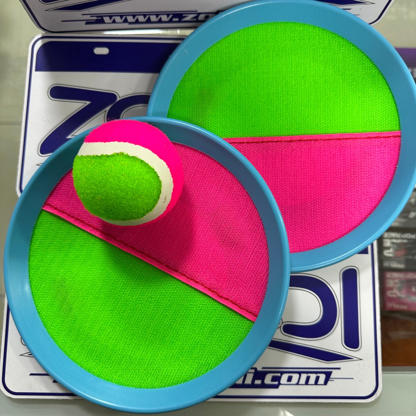 JUEGO DE PLATOS DE VELCRO Y PELOTA