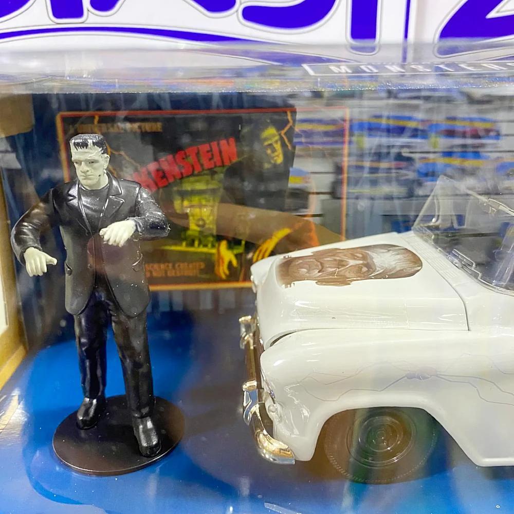 32191 1/24 FRANKENSTEIN & 1957 CHEVROLET SUBURBAN