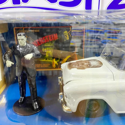 32191 1/24 FRANKENSTEIN & 1957 CHEVROLET SUBURBAN