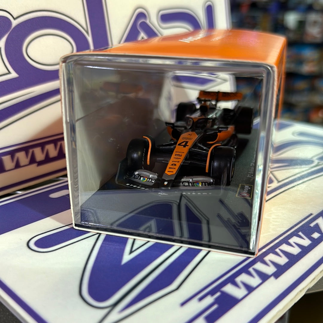 Burago 2023 F11 MCL60 Lando Norris C/Helmet